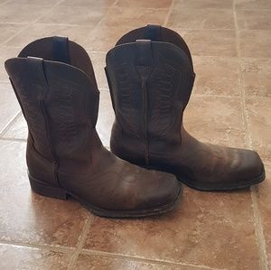 Size 11 Ariat Rambler Phoenix cowboy boots